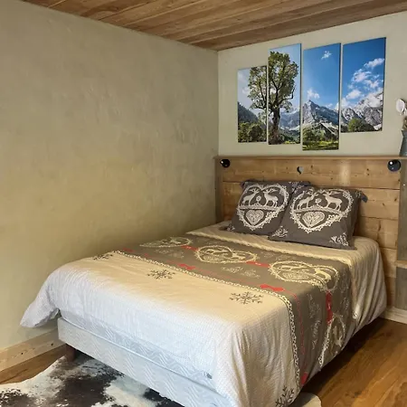 Au Pre Des Saisons Bed & Breakfast *